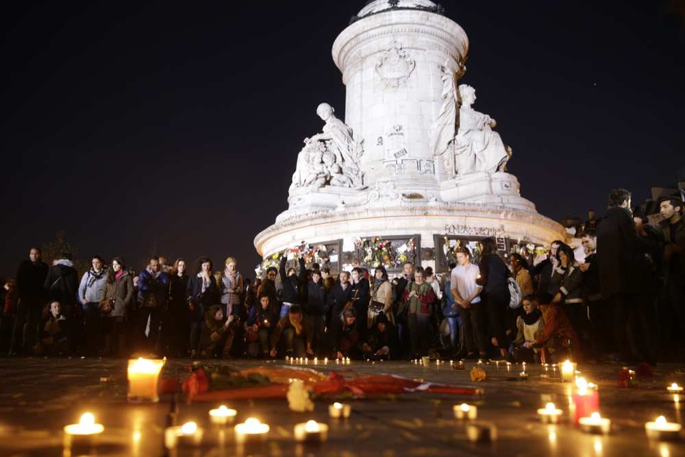 1175345_attentats-la-place-de-la-republique-au-centre-de-lelan-de-solidarite-web-tete-021480300388