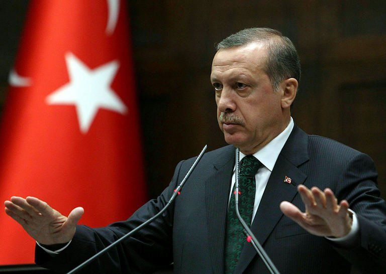 527021-le-premier-minstre-turc-recep-tayyip-erdogan-s-adresse-aux-deputes-de-son-parti-l-akp-au-parlement-a